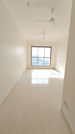 Room in 2 BHK Apartment at K Raheja Raheja Residency, Malad East – for Rent