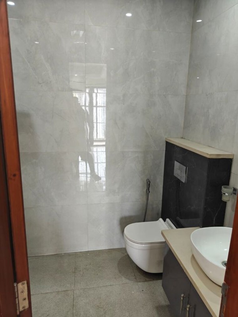 Attached Bathroom, sushant lok i 3 Bedroom 1900 Sq.Ft. Builder Floor In Sushant Lok I Gurgaon 10366735