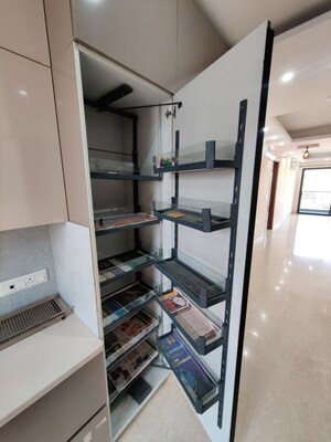 Room in 3 BHK Builder Floor at Sushant Lok I – for Rent