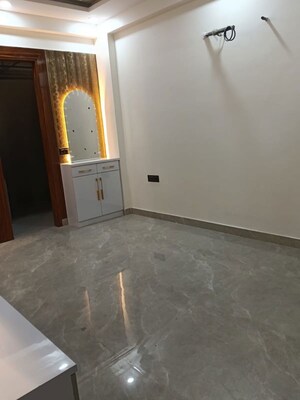 Room in 3 BHK Builder Floor at Vaishali Sector 5 – for Sale