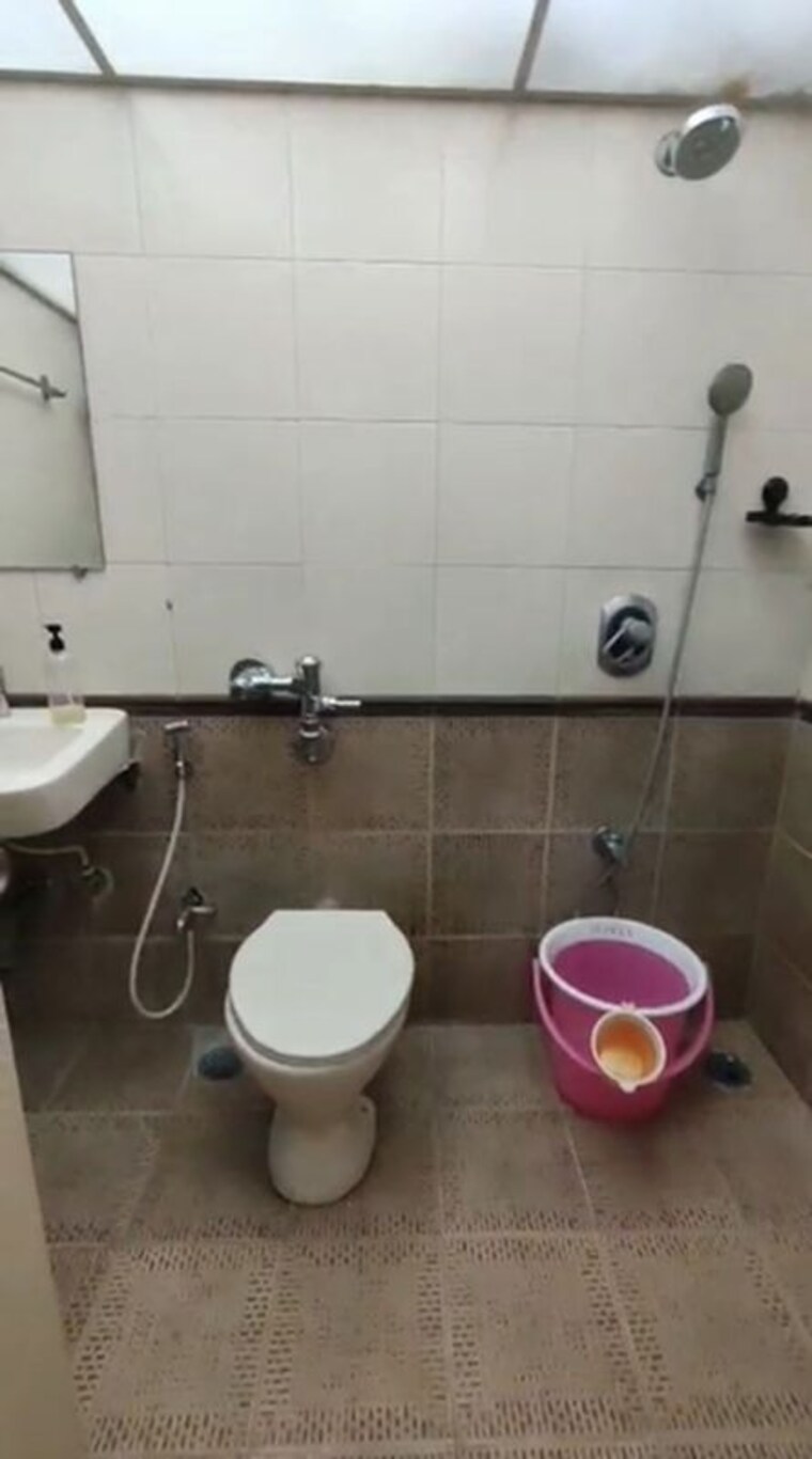 Bathroom, bombay-kritika-annexe 2 Bedroom 1040 Sq.Ft. Apartment In Chembur Mumbai 10366773