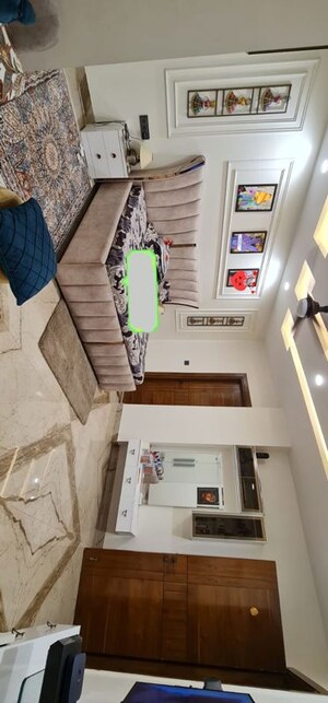 Furnished Amenities in 4 BHK Builder Floor at Vaishali Sector 2 – for Sale