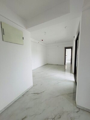 Room in 4 BHK Apartment at Pashan – for Sale