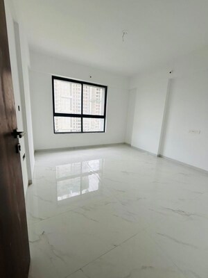 Room in 4 BHK Apartment at Pashan – for Sale