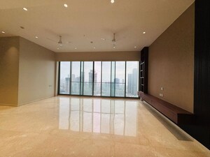 Room in 4 BHK Apartment at Rustomjee Crown, Prabhadevi – for Rent