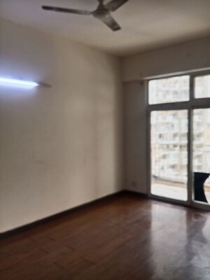 Room in 2.5 BHK Apartment at Mahagun Mywoods, Sector 16c Greater Noida – for Rent