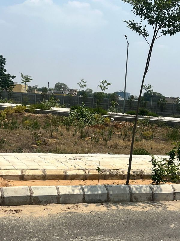 Plot For Sale in BPTP Astaire Gardens Pedestal Floors