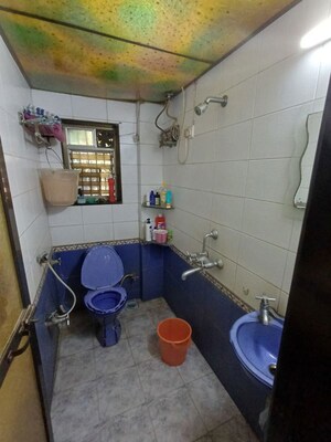 Attached Bathroom in 2 BHK Apartment at Shivsagar CHS Chembur, Chembur – for Rent