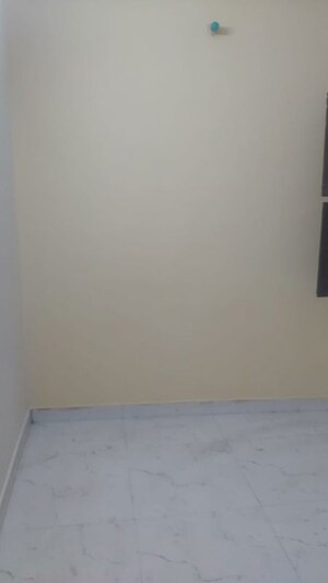 Room in 2.5 BHK Builder Floor at Mayur Vihar – for Sale
