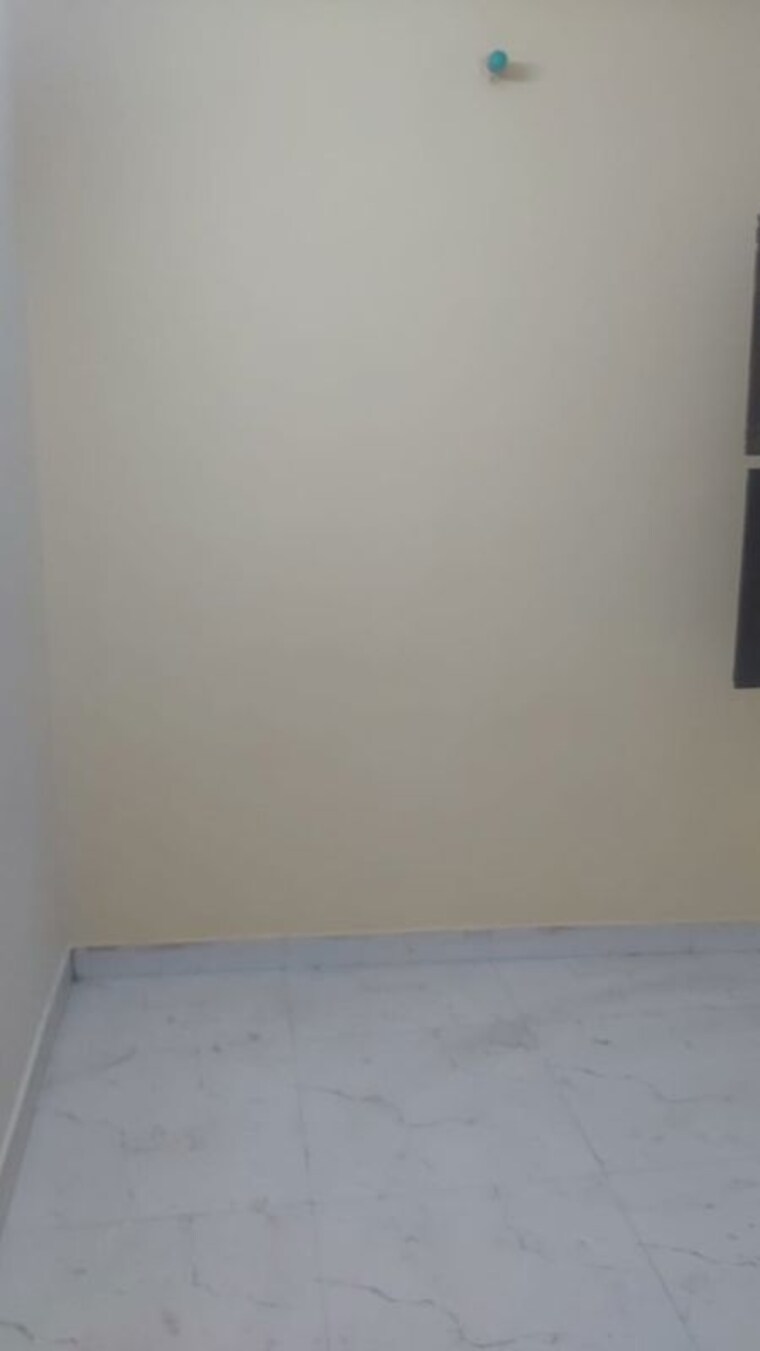 Room, mayur vihar 2.5 Bedroom 460 Sq.Ft. Builder Floor In Mayur Vihar Delhi 10366879
