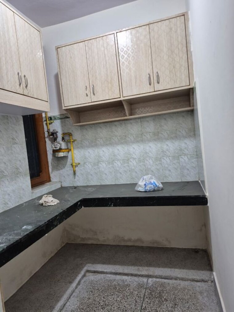 Kitchen, mayur vihar 2.5 Bedroom 700 Sq.Ft. Builder Floor In Mayur Vihar Delhi 10366911