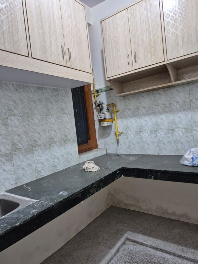 Kitchen, mayur vihar 2.5 Bedroom 700 Sq.Ft. Builder Floor In Mayur Vihar Delhi 10366911