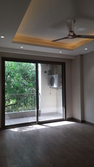 Bedroom in 3 BHK Builder Floor at South City 1 – for Rent