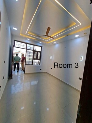 Room in 2.5 BHK Builder Floor at Rocky Area – for Sale
