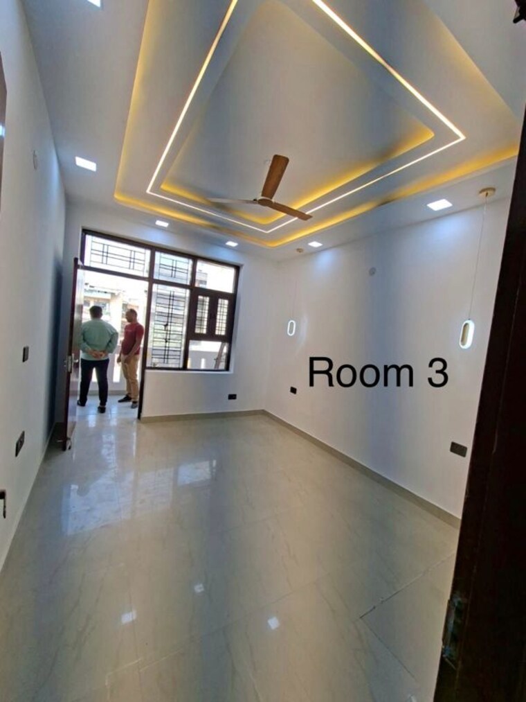 Room, rocky area 2.5 Bedroom 145 Sq.Yd. Builder Floor In Rocky Area Faridabad 10366625