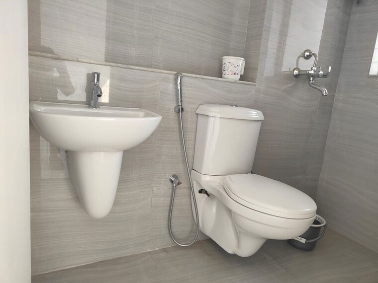 Bathroom, bhadra nagar 2 Bedroom 699 Sq.Ft. Apartment In Bhadra Nagar Thane 10366834