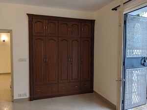 Room in 2 BHK Villa at Eros Rosewood City, Sector 49 – for Rent
