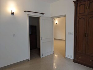 Room in 2 BHK Villa at Eros Rosewood City, Sector 49 – for Rent