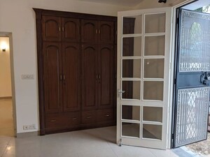 Room in 2 BHK Villa at Eros Rosewood City, Sector 49 – for Rent