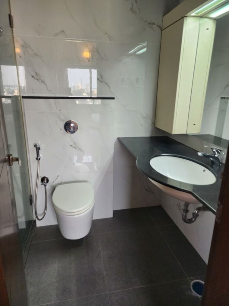 Bathroom, saran-mulberry-woods 4 Bedroom 2200 Sq.Ft. Apartment In Sarjapur Bangalore 10366961