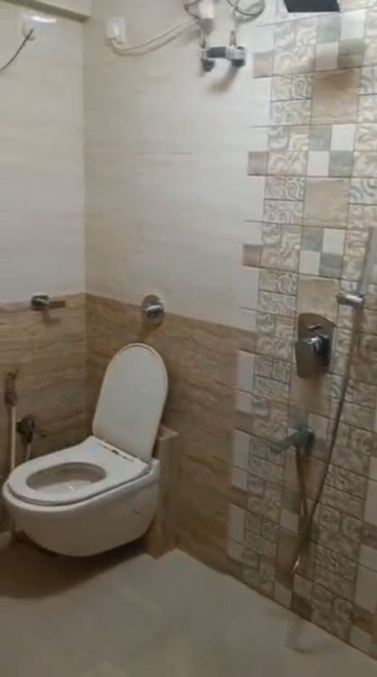 Bathroom, chembur 2 Bedroom 910 Sq.Ft. Apartment In Chembur Mumbai 10366967