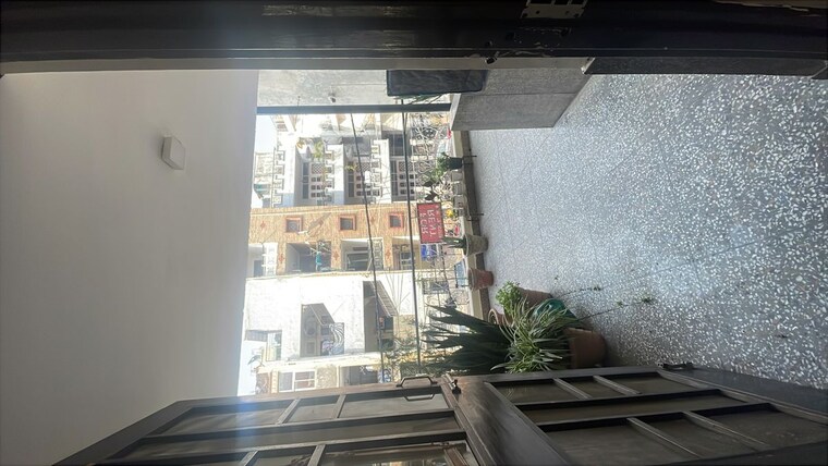 Balcony, kalkaji 1 Bedroom 100 Sq.Yd. Builder Floor In Kalkaji Delhi 10366982