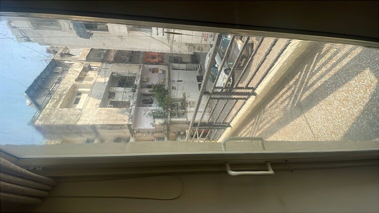 Balcony, kalkaji 1 Bedroom 100 Sq.Yd. Builder Floor In Kalkaji Delhi 10366982