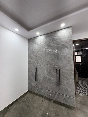 Room in 3 BHK Builder Floor at Rajouri Garden – for Rent