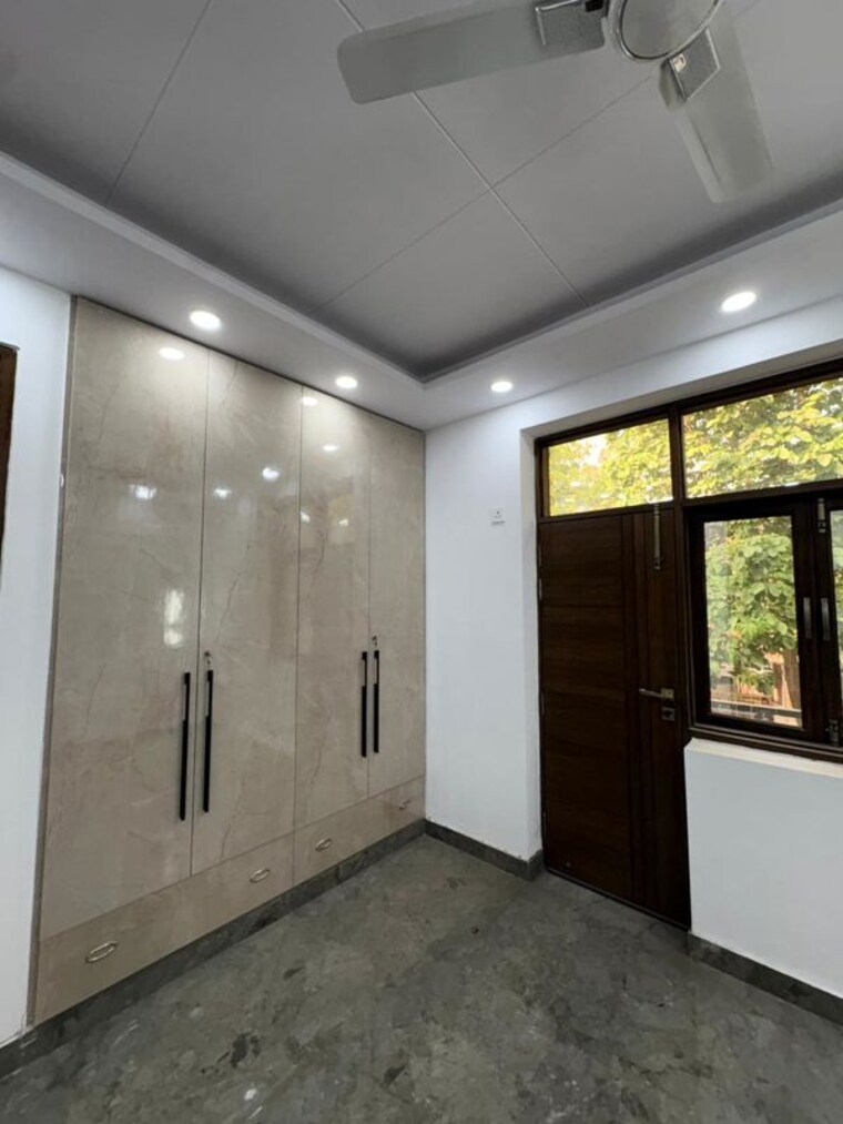 Room, rajouri garden 3 Bedroom 160 Sq.Yd. Builder Floor In Rajouri Garden Delhi 10367006