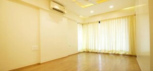 Room in 4 BHK Apartment at Lokhandwala Imperial Heights, Bandra West – for Rent