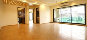 Room in 4 BHK Apartment at Lokhandwala Imperial Heights, Bandra West – for Rent