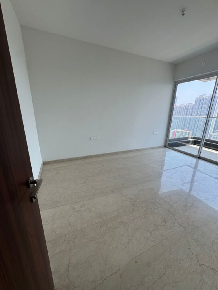 Room, gokul nagar 3 Bedroom 1500 Sq.Ft. Apartment In Gokul Nagar Thane 10367018