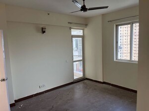 Room in 3 BHK Apartment at Jaypee Kensington Park Apartments, Sector 133 – for Rent