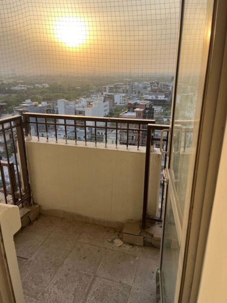 Balcony, jaypee-kensington-park-apartments 3 Bedroom 1550 Sq.Ft. Apartment In Sector 133 Noida 10366814