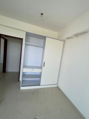 Room in 3 BHK Apartment at Omaxe The Resort, South Mullanpur – for Rent