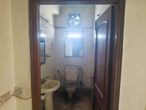 Bathroom in 6+ BHK Independent House at Civil Lines – for Sale