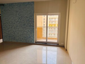 Room in 3 BHK Apartment at Shri Radha Sky Gardens, Sector 16b Greater Noida – for Rent