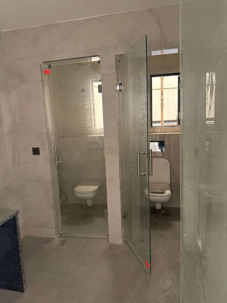 Washroom, sanjay colony Commercial Office Space 5000 Sq.Ft. In Sanjay Colony Delhi 10367108