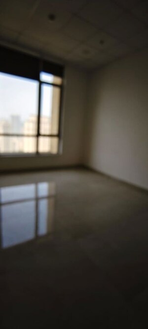 Room in 2 BHK Apartment at Hiranandani Solus, Thane West – for Rent