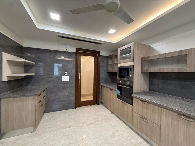 Kitchen, panchsheel park 4 Bedroom 4500 Sq.Ft. Apartment In Panchsheel Park Delhi 10367130