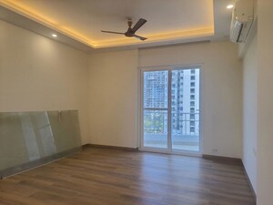 Room in 4 BHK Apartment at 3C Lotus 300, Sector 107 – for Rent