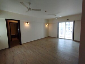 Room in 4 BHK Apartment at 3C Lotus 300, Sector 107 – for Rent