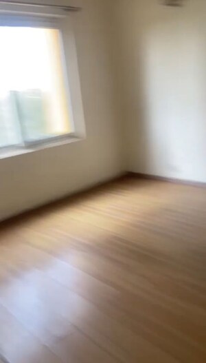 Room in 3.5 BHK Apartment at BPTP Park Grandeura, Sector 82 – for Rent
