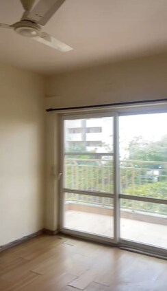 3.5 BHK + Servant Room Apartment For Rent in BPTP Park Grandeura
