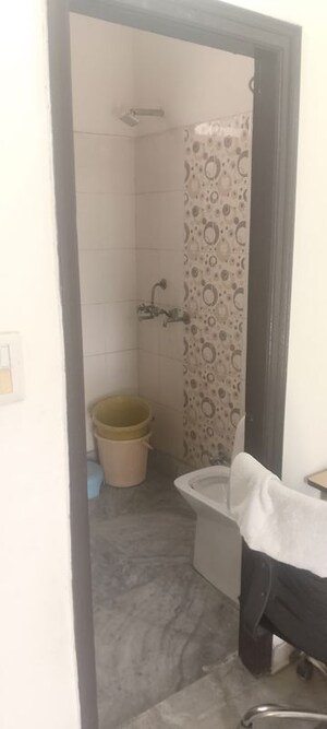 Bathroom in 2.5 BHK Builder Floor at Spring Field Colony – for Rent