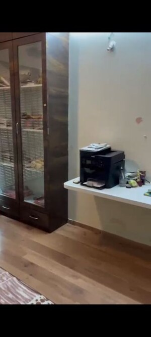 Room in 3 BHK Apartment at Hiranandani Meadows, Manpada – for Sale