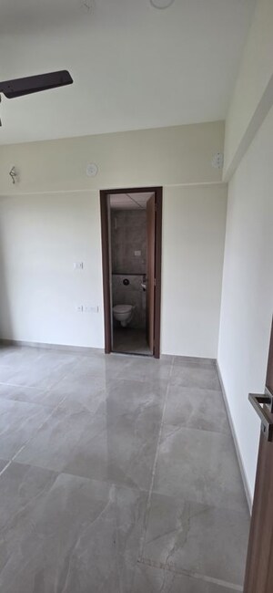 Room in 2 BHK Apartment at Sheth Irene, Malad West – for Rent