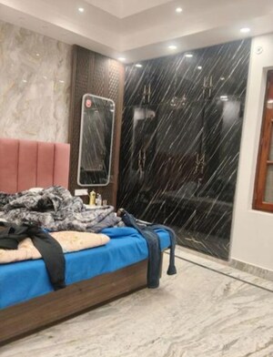 Bedroom in 6+ BHK Villa at Malesemau – for Rent