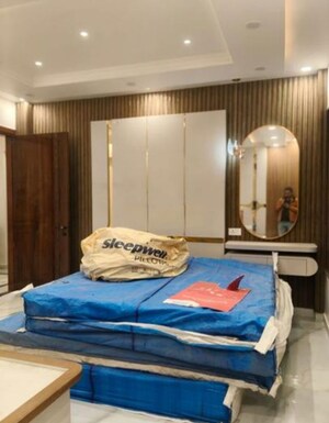 Bedroom in 6+ BHK Villa at Malesemau – for Rent