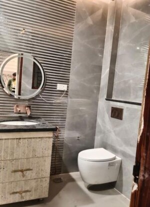 Bathroom in 6+ BHK Villa at Malesemau – for Rent